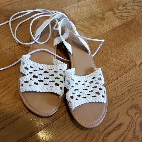 Forever 21 flat white sandals - Picture 1 of 3